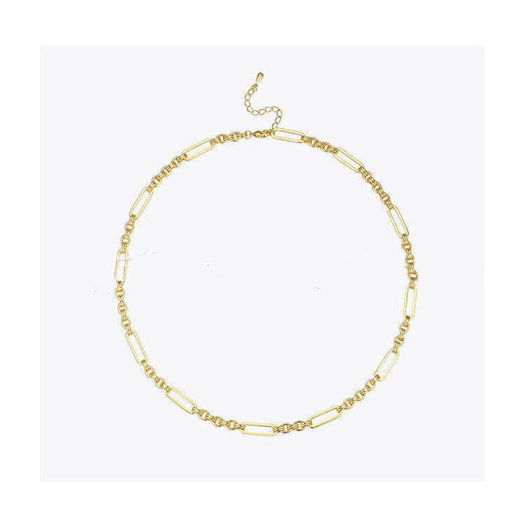 Retro Oval Pendant Necklace – Gold Tone