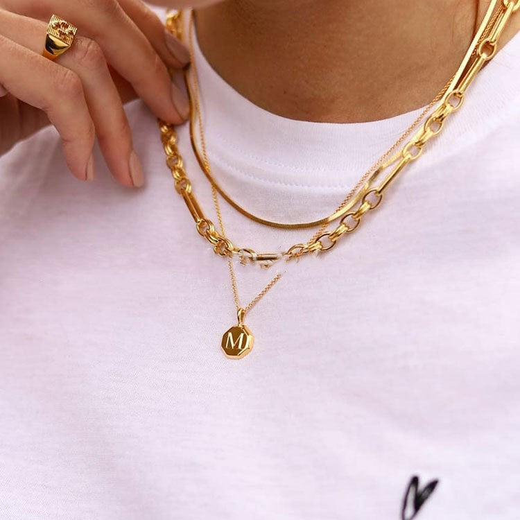 Retro Oval Pendant Necklace – Gold Tone