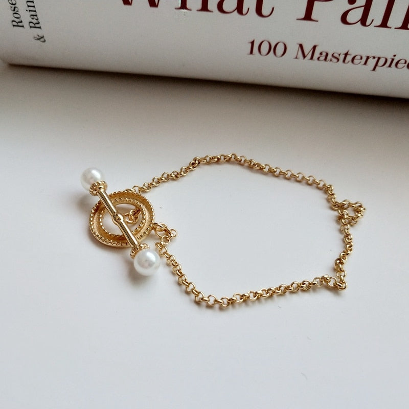 Women's Pearl Clasp Bracelet – Gold Tone