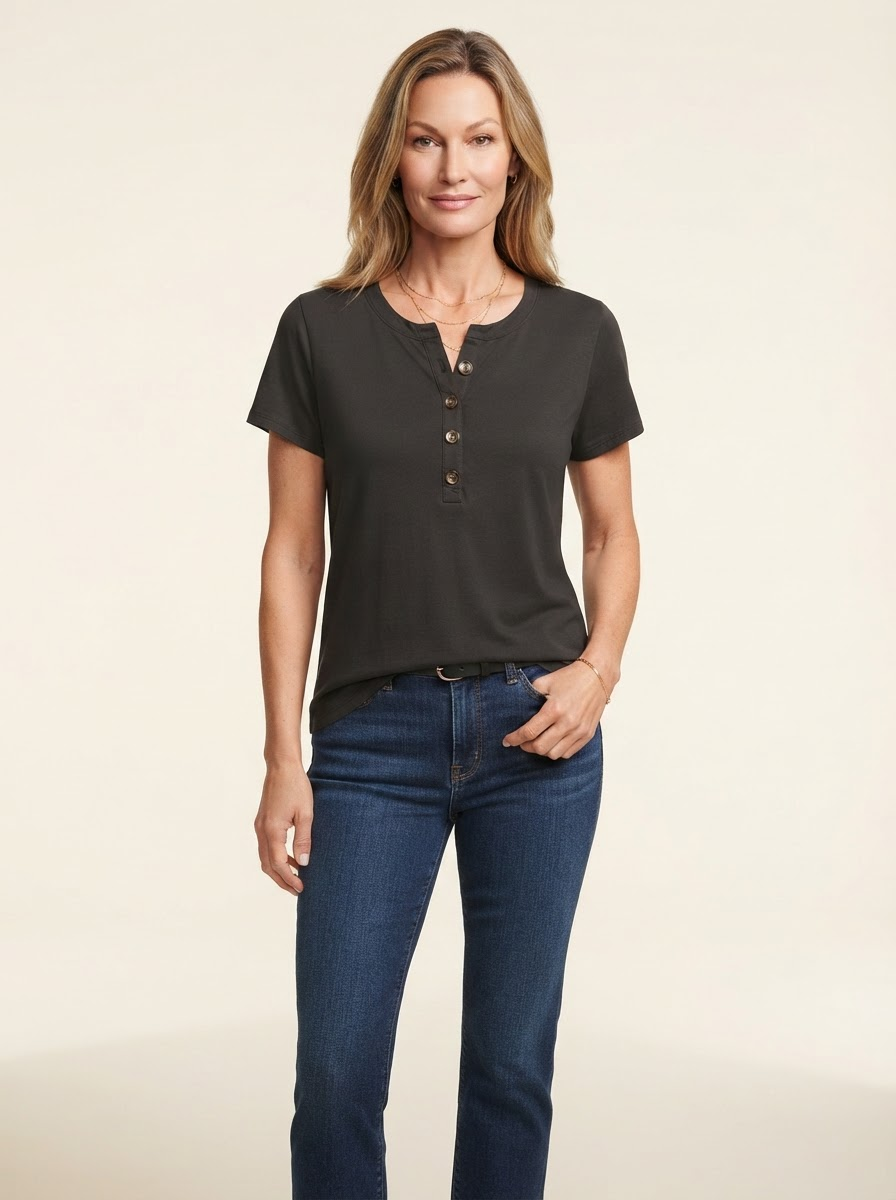 Model wearing black classic short sleeve t-shirt